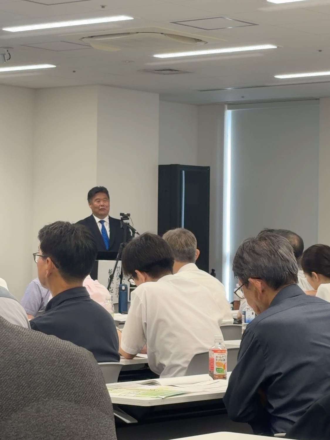 BSプランナー養成講座で、受講する支援者に向けて話す梅原克彦さん